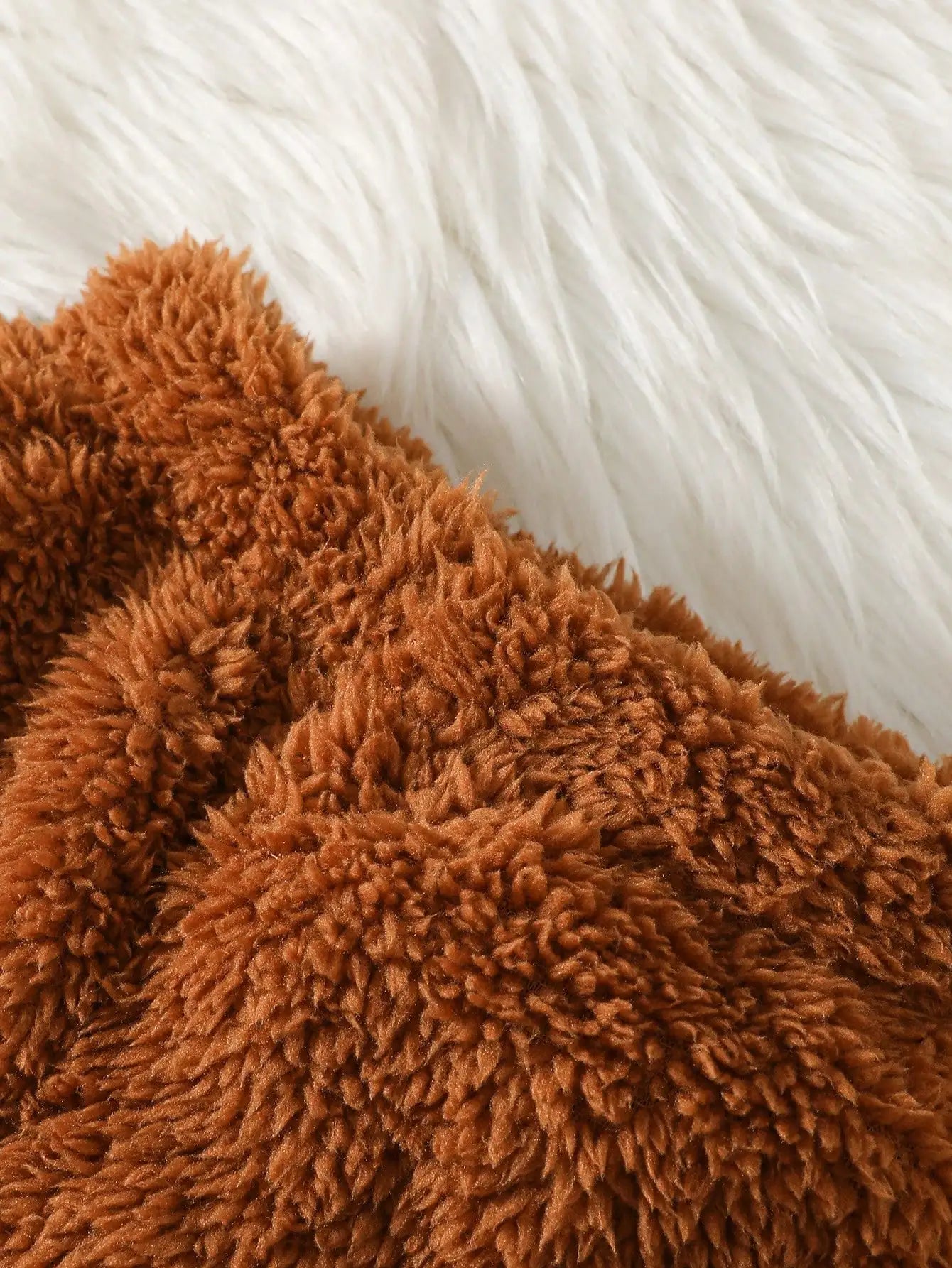 Fluffy Little Bear Winter Set – Cozy Hooded Outfit for Baby Girls