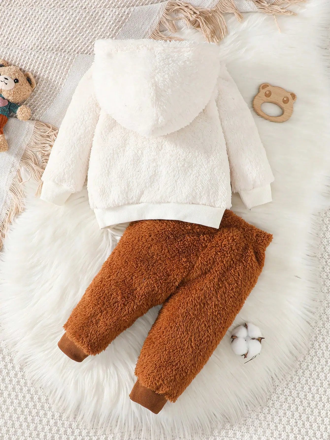 Fluffy Little Bear Winter Set – Cozy Hooded Outfit for Baby Girls
