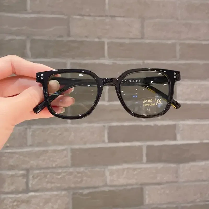 Children’s Vintage Square Sunglasses – UV400 Classic Outdoor Eyewear for Boys & Girls